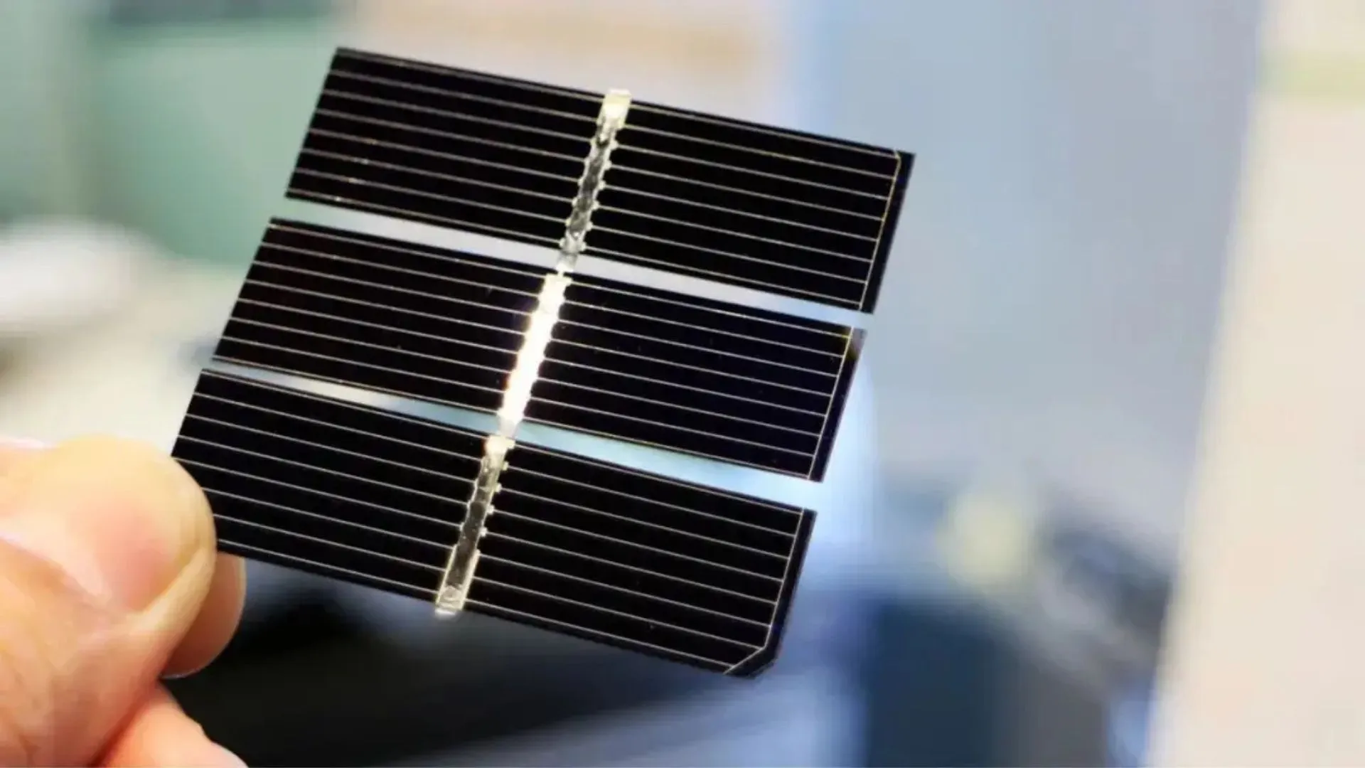 New technique pushes organic solar cells to 20.4% efficiency with 2,000-hour durability