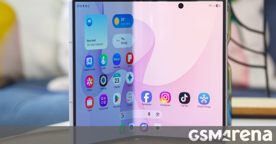 Deal: the Samsung Galaxy Z Fold8 is $300 cheaper than the iPhone Duo
