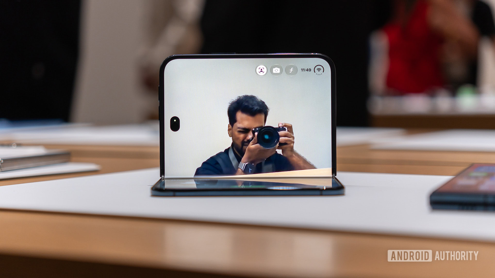 Some iPhone Duo screens aren’t making it through day one