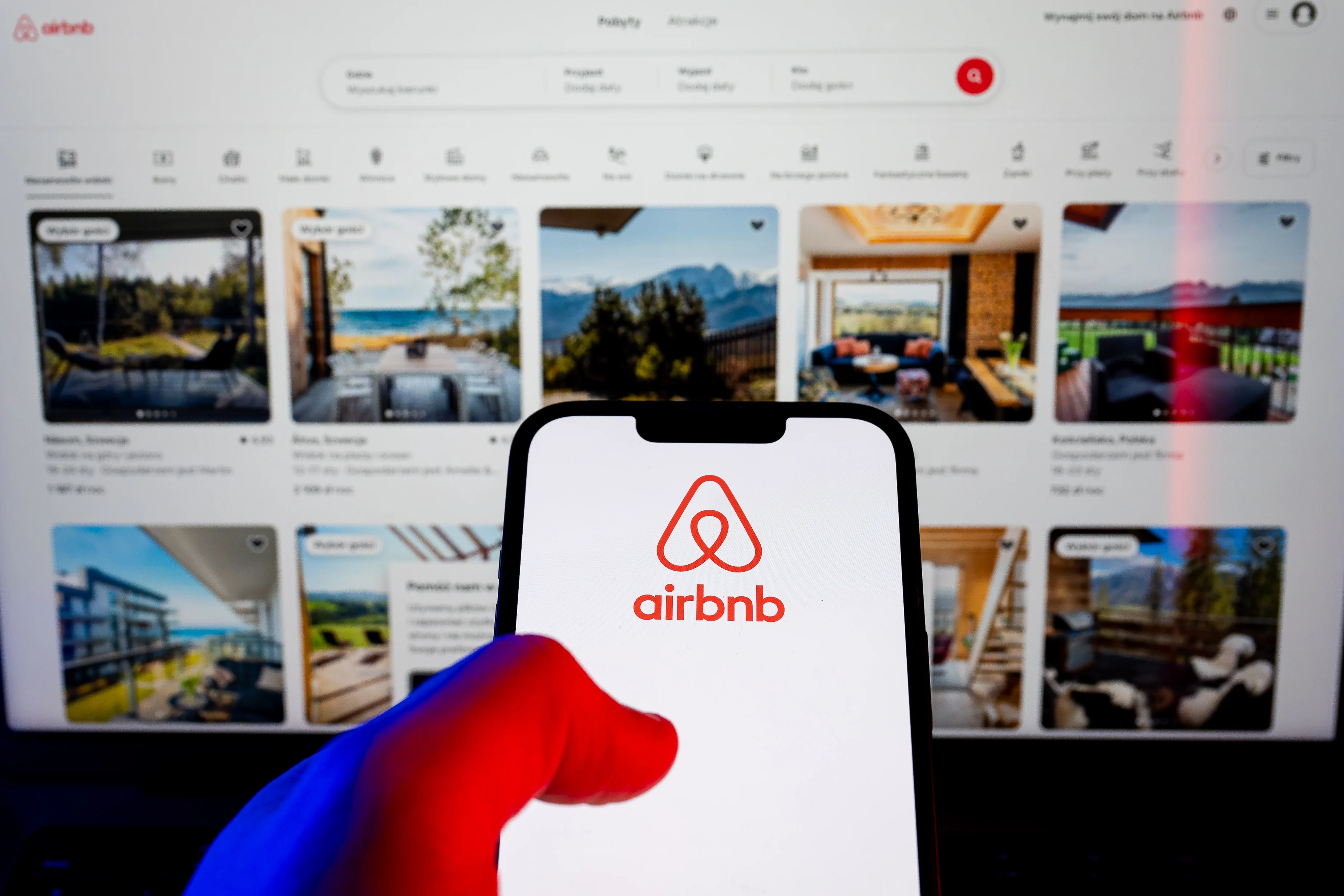 Airbnb is cracking down on checkout chores. Some hosts are furious.