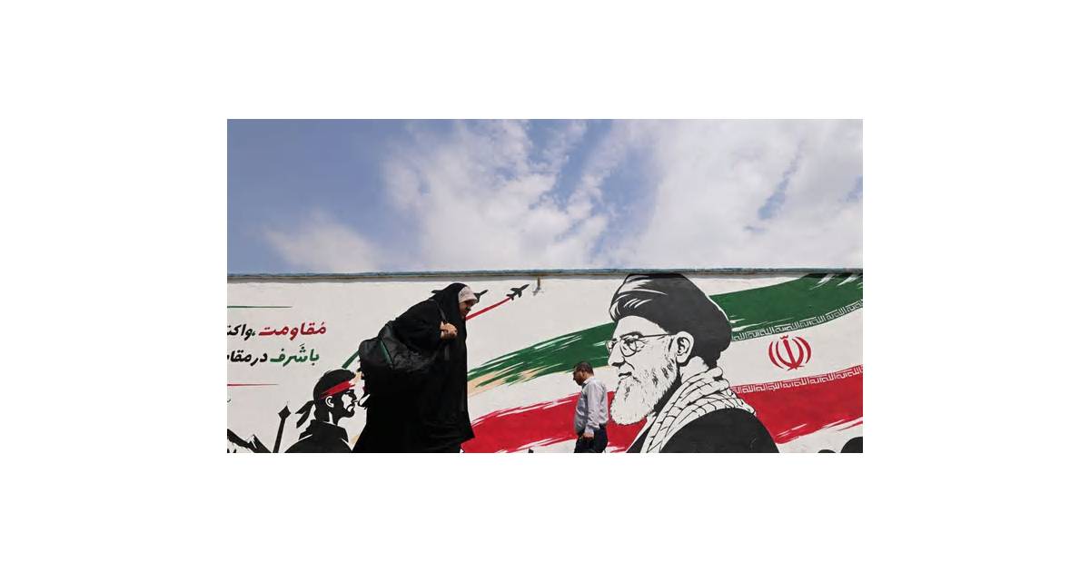 Iran Plots, Houthi Attacks Spur US Departure Orders in Mideast