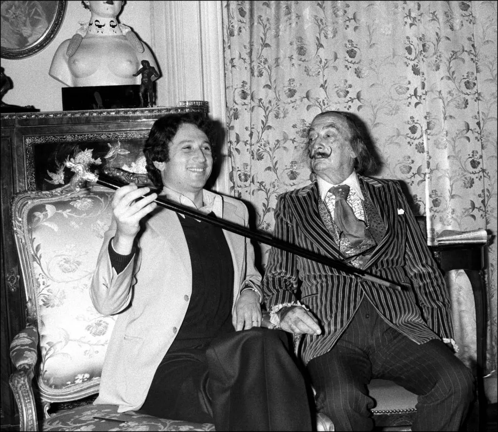 The New York Hotel Salvador Dalí Hosted Fellow Artists Andy Warhol and Jeff Koons
