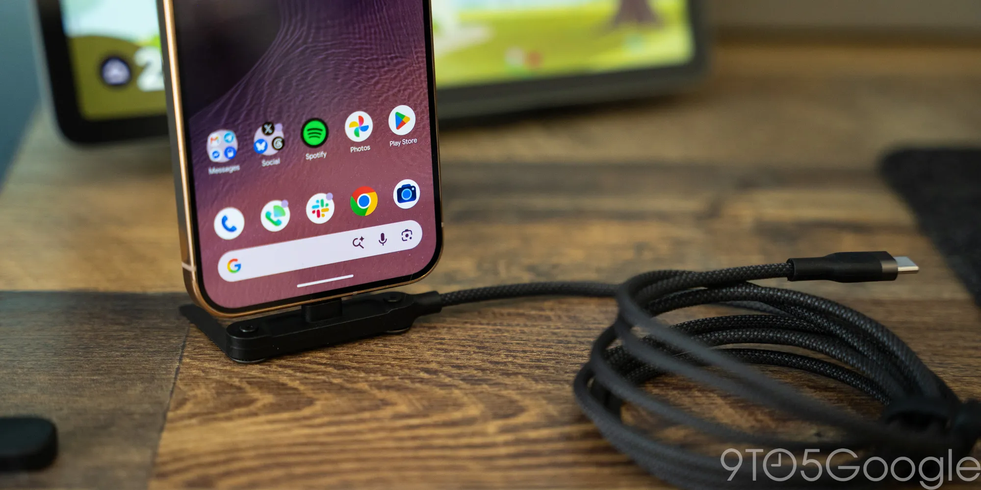 This clever USB-C cable doubles as a stand for your phone [Gallery]