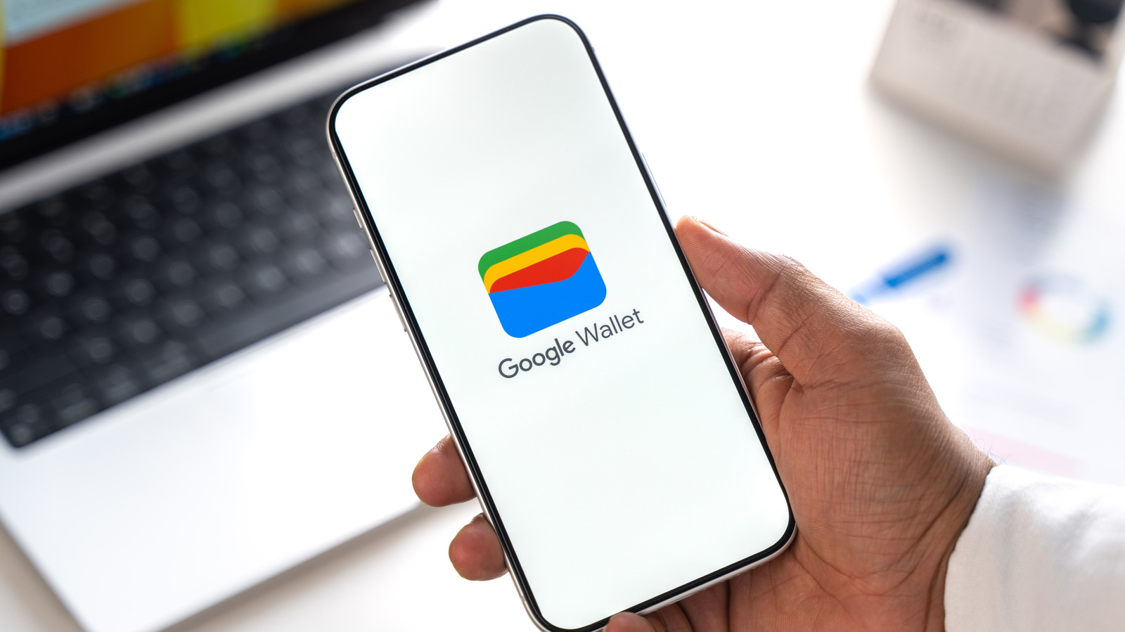 What are the different types of digital wallets?