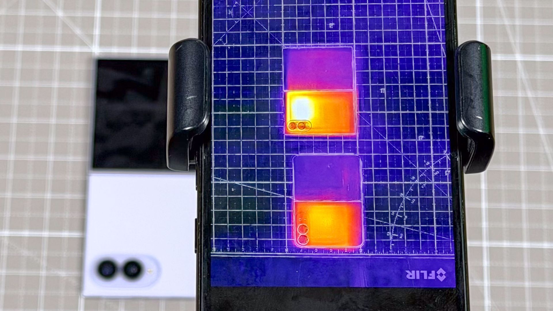 I put the iPhone Duo and Galaxy Fold 8 through a thermal torture test — here's the winner