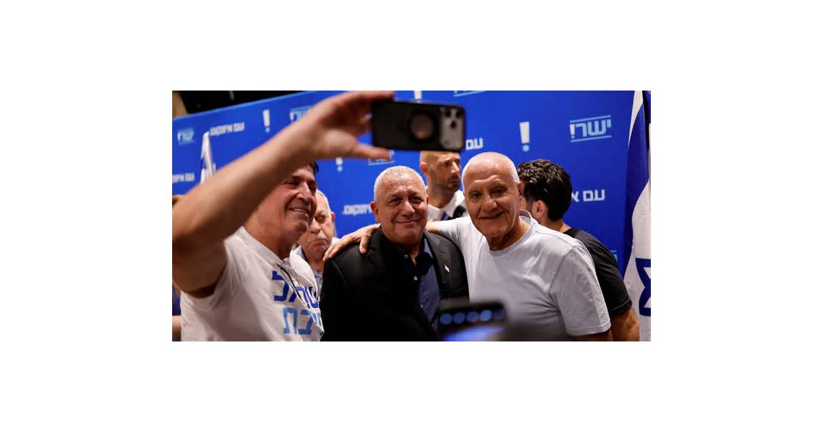 Disenchanted Netanyahu supporters are prize of Israel election campaign