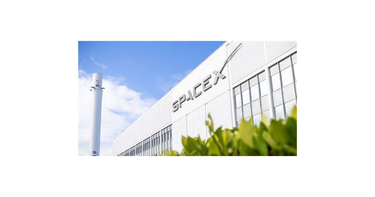 Musk Claims SpaceX Closed $40 Billion Debt Deal for AI Chips