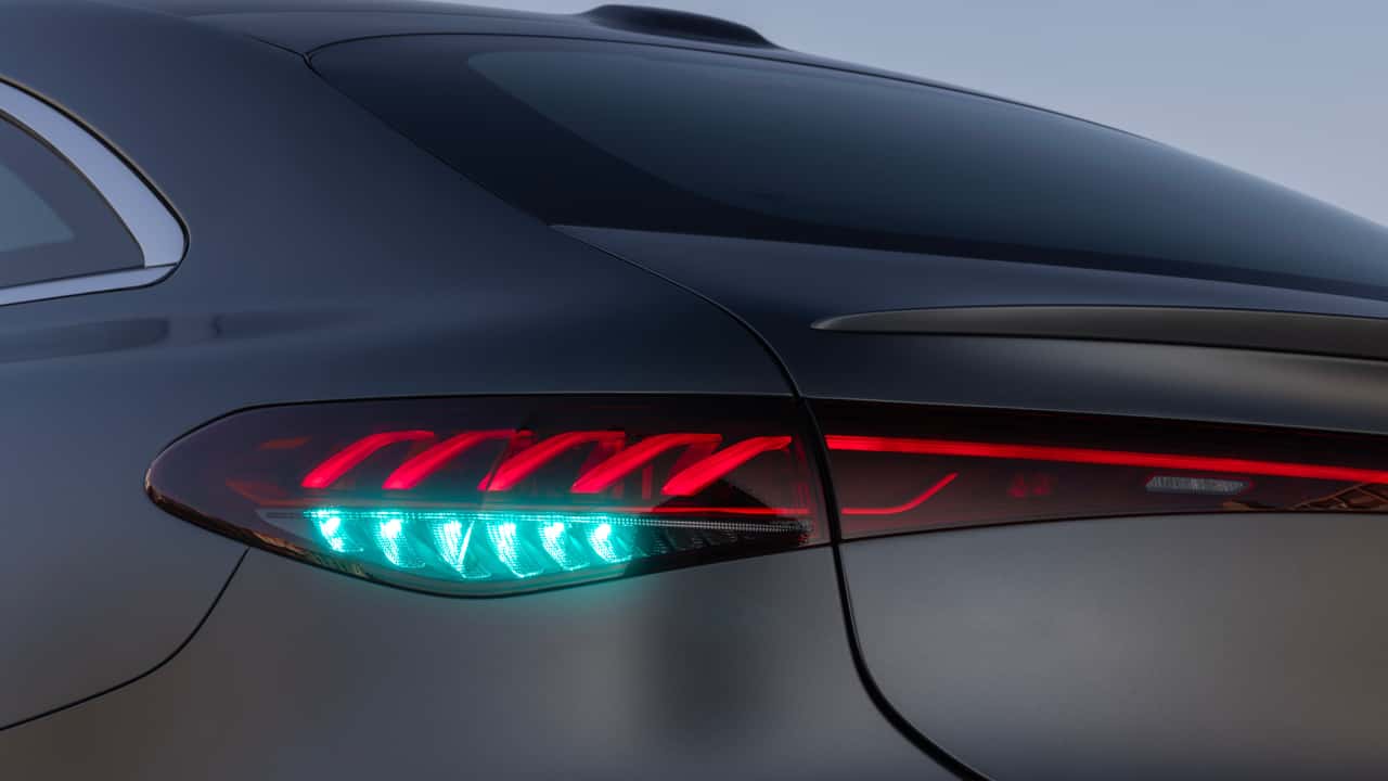 Feds Wants Robotaxis To Use Cyan Lights To Signal Self-Driving Mode