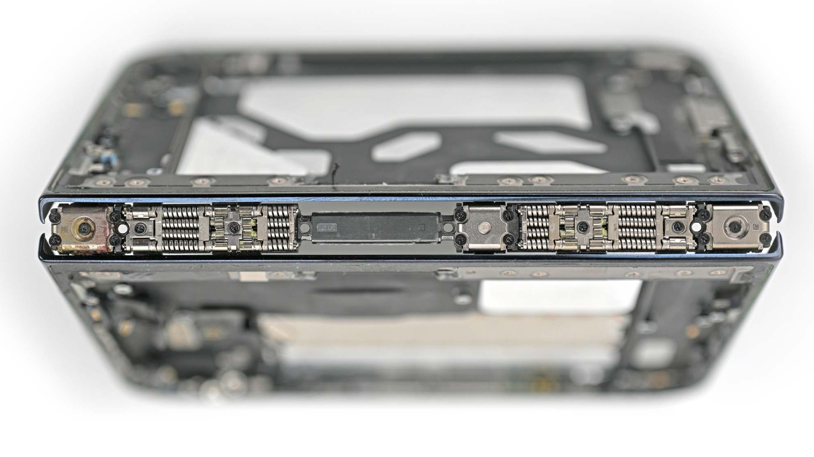 iFixit's teardown of the iPhone Duo shows potential causes for cracked screens