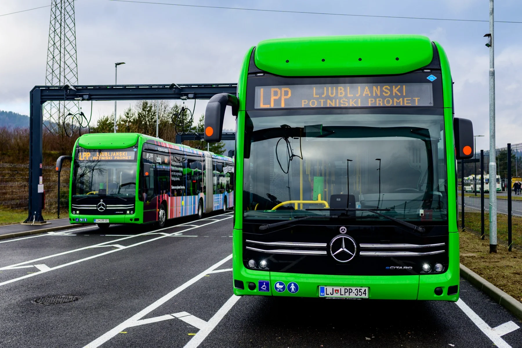 Ljubljana purchases 35 new Mercedes electric buses – some with fuel cells
