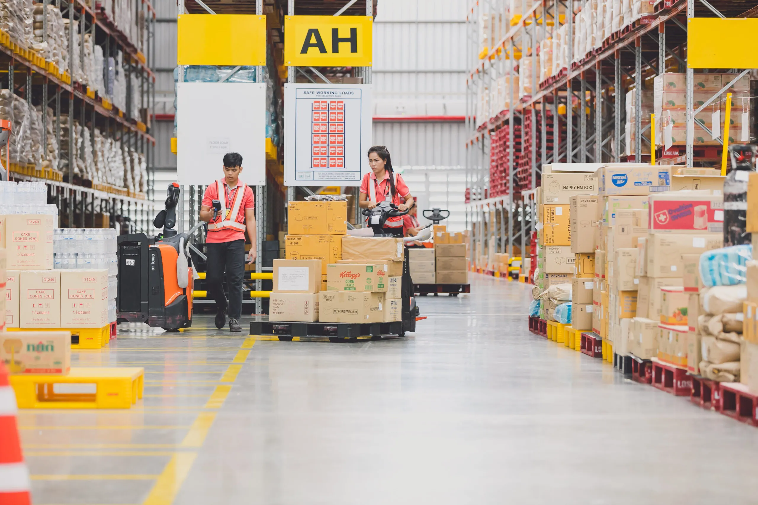 Singapore Targets 2,000 Logistics Jobs in Air and Sea Hub Expansion