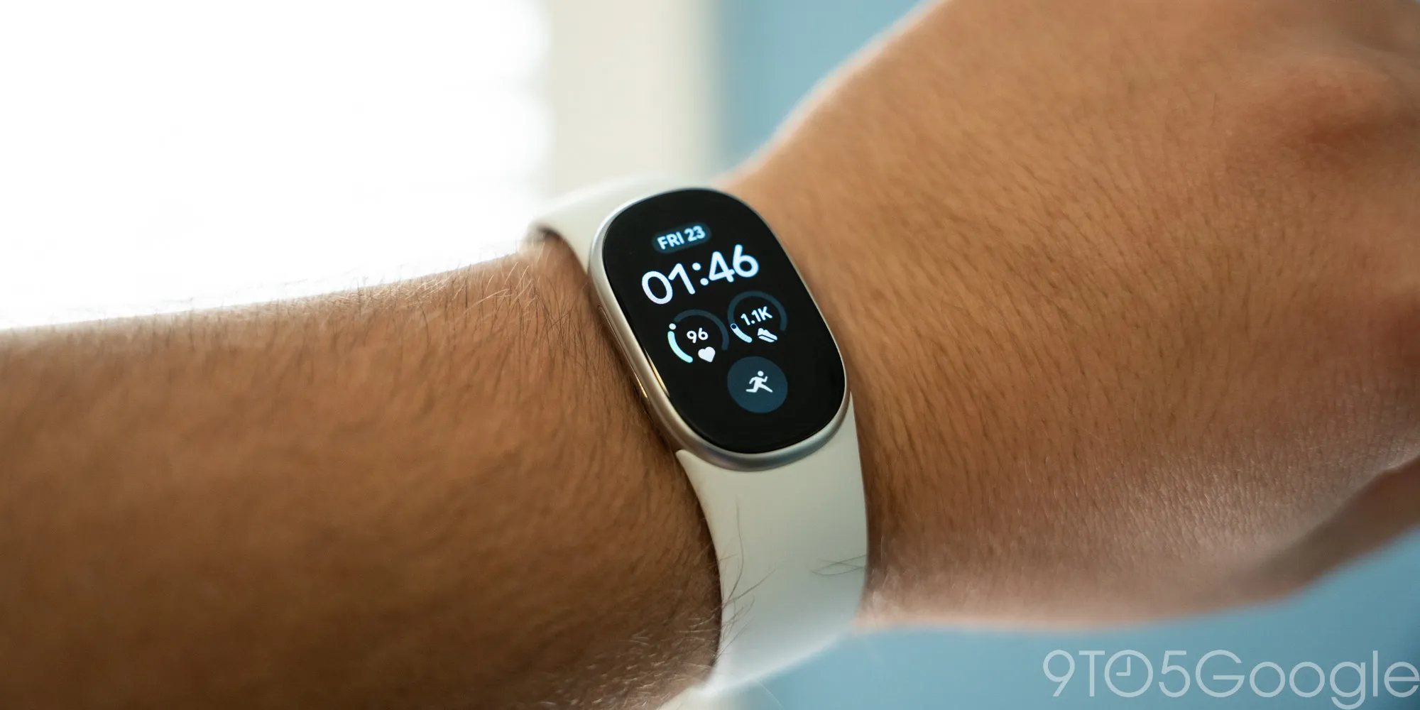 Fitbit Edge Review: Too much and too little at the same time