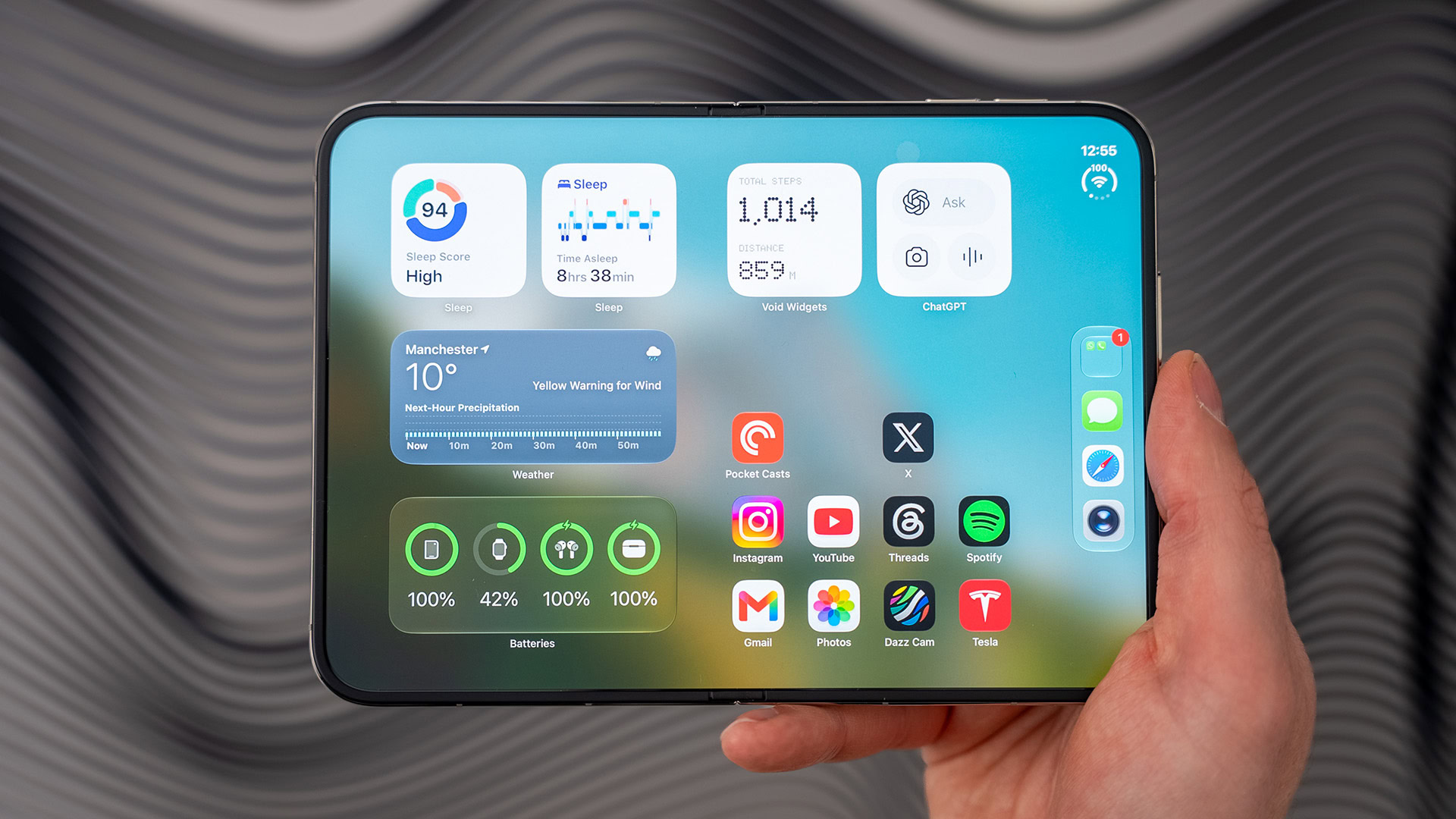 Apple finally breaks its silence on iPhone Duo’s cracked screens