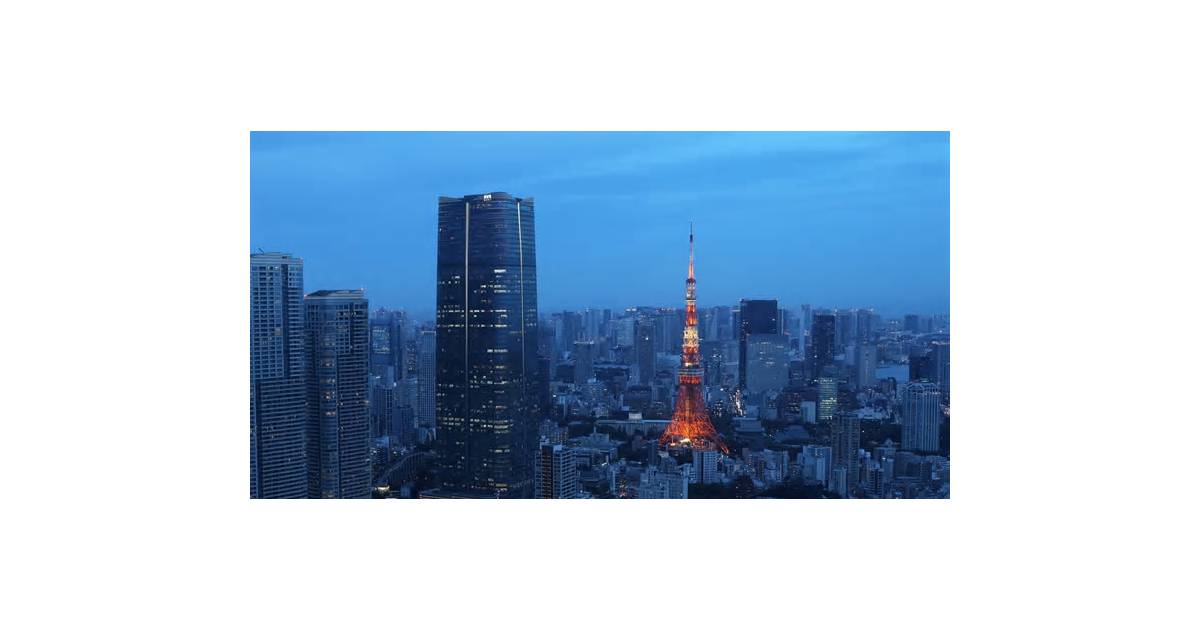 Japan Life Insurers Swap Into Higher-Yield Bonds to Lift Returns
