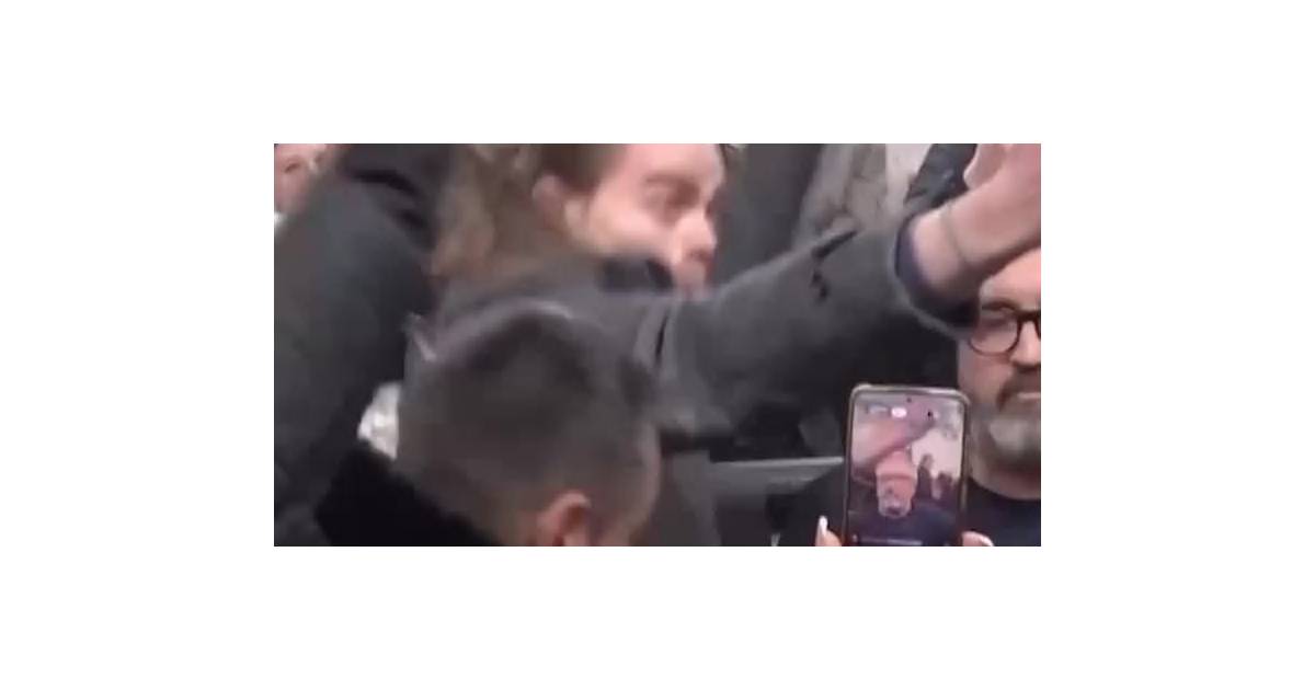 Protesters storm Belgrade's Informer TV office after Vucic election defeat