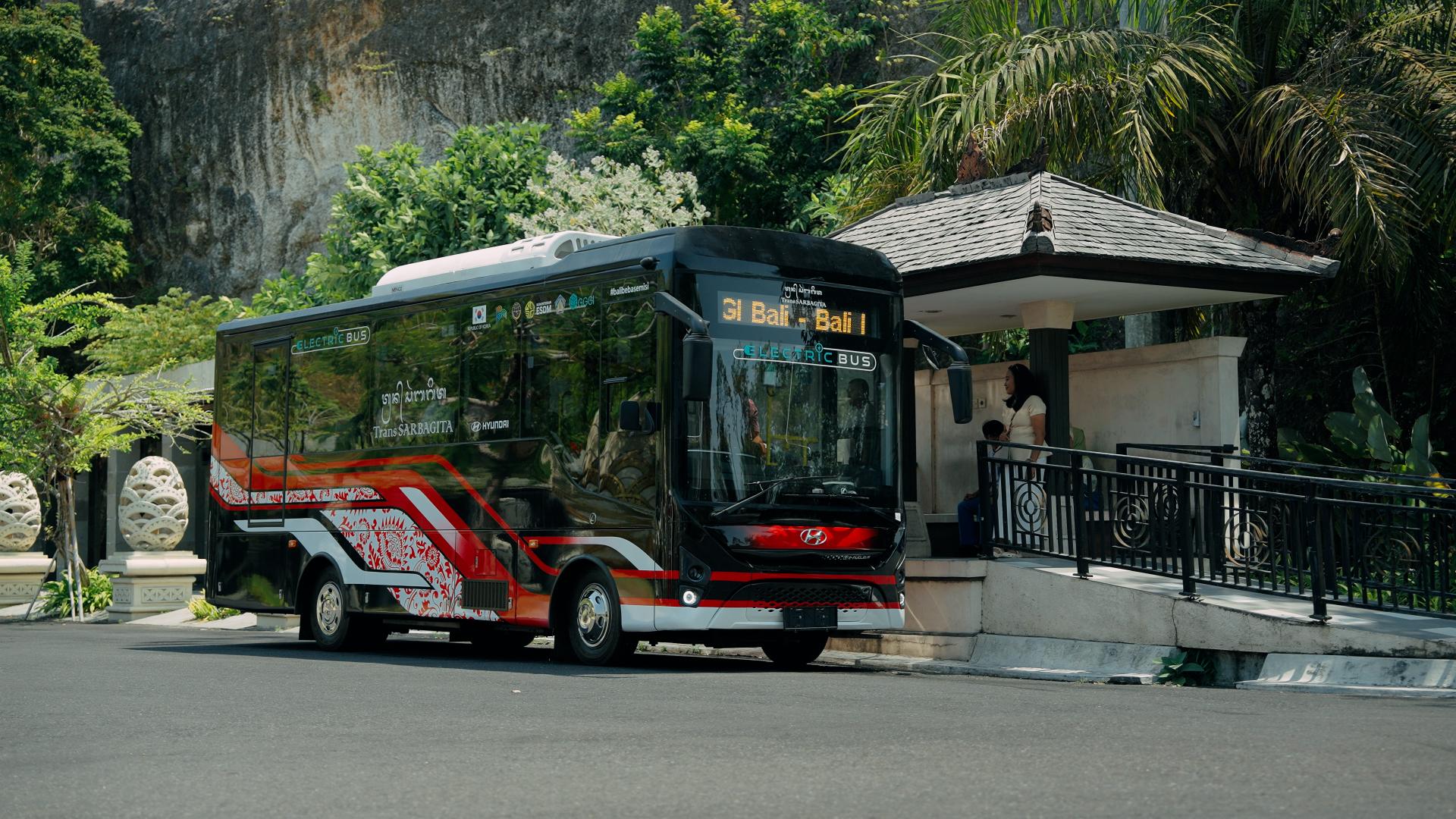 Indonesia: Hyundai deploys Bali’s first electric buses for public transport