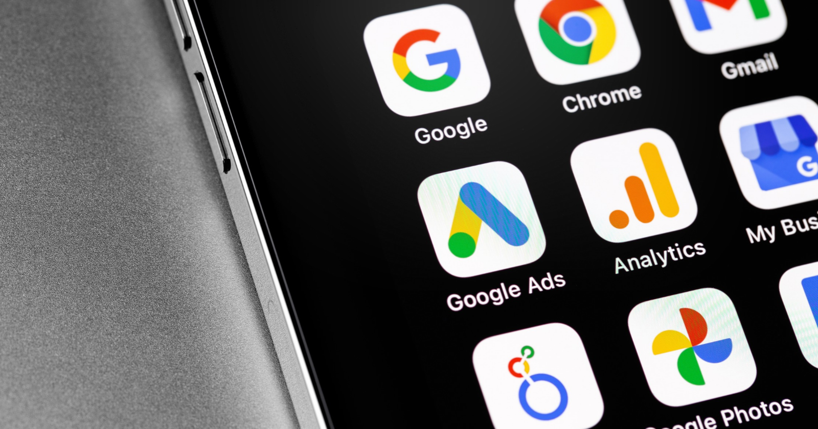 Google Privacy Update Lets Connected Apps Shape AI Mode Ads via @sejournal, @brookeosmundson