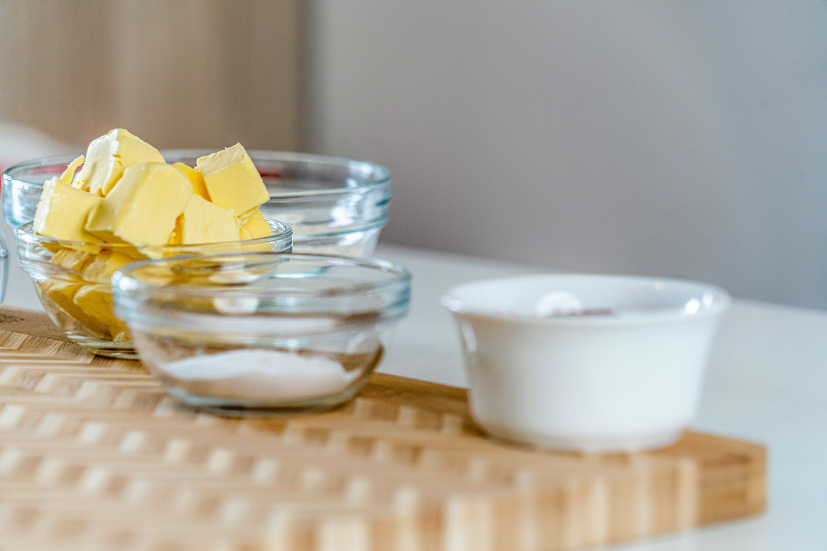Low-carb diet high in saturated fat shows mixed effects on cholesterol in two-year trial