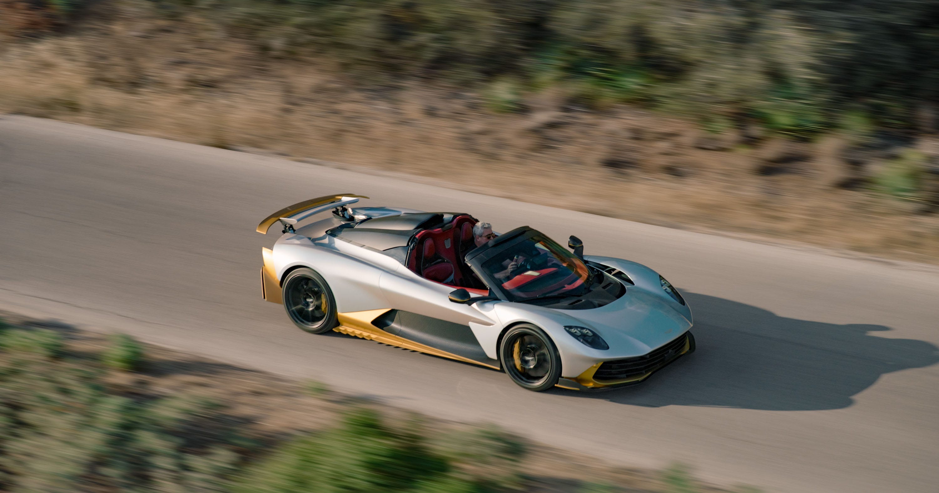 <b><strong>Aston Martin’s 1064-HP Valhalla Hypercar Goes Roofless</strong></b>