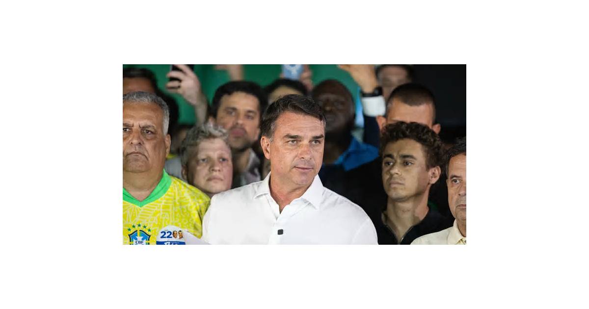 Bolsonaro Arrives in Miami After Fleeing Brazil, O Globo Says