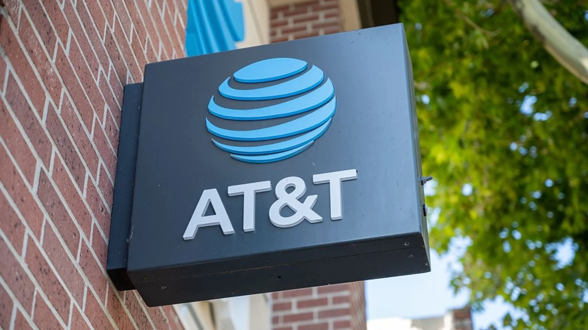 AT&Ts $177 million class-action settlement payout is coming, but probably wont change your life