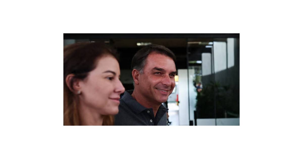 Flavio Bolsonaro and family board flight bound for Ecuador, Argentina says