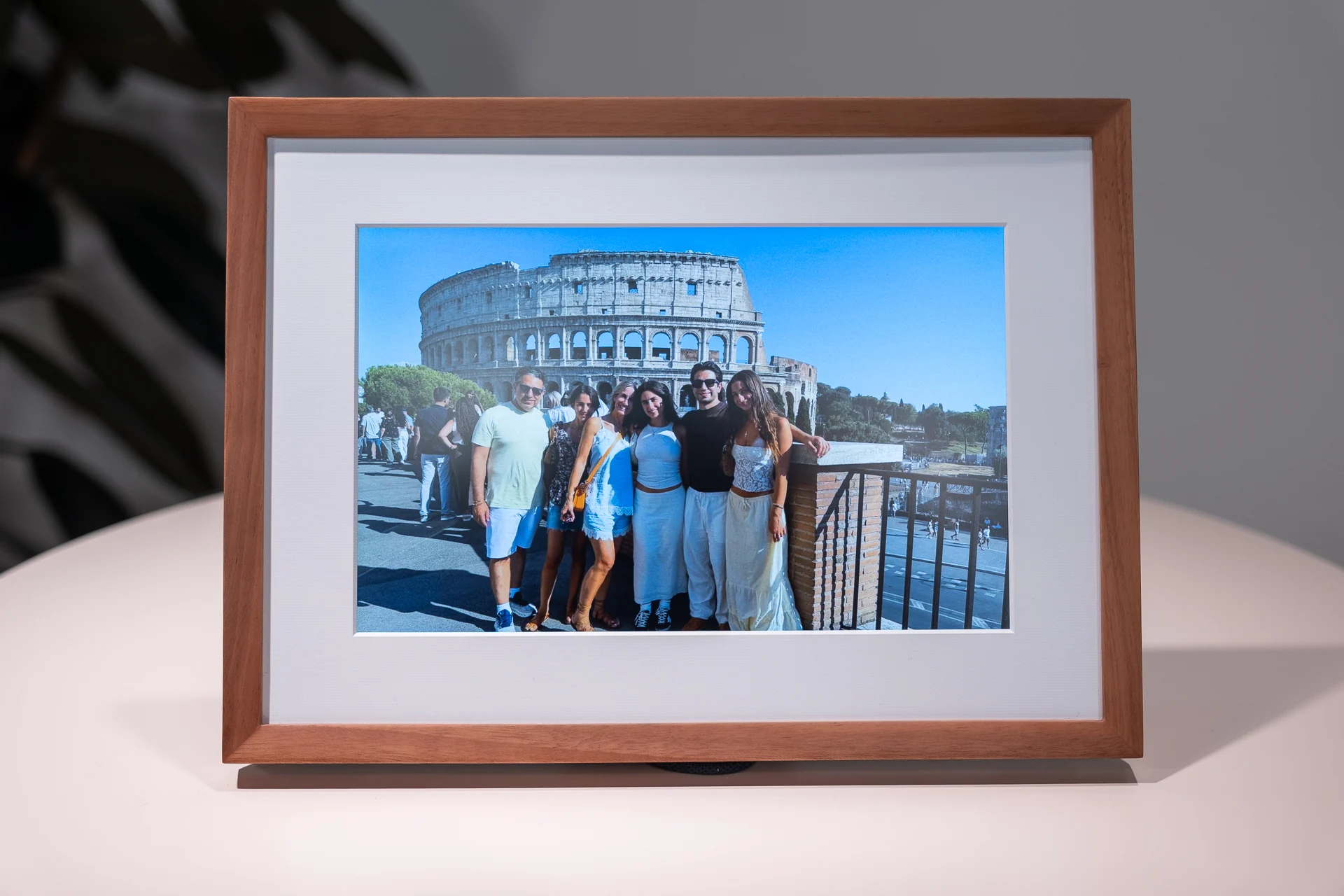 Amazon’s Digital Photo Frame Uses Alexa to Make Sense of Your Family Photos