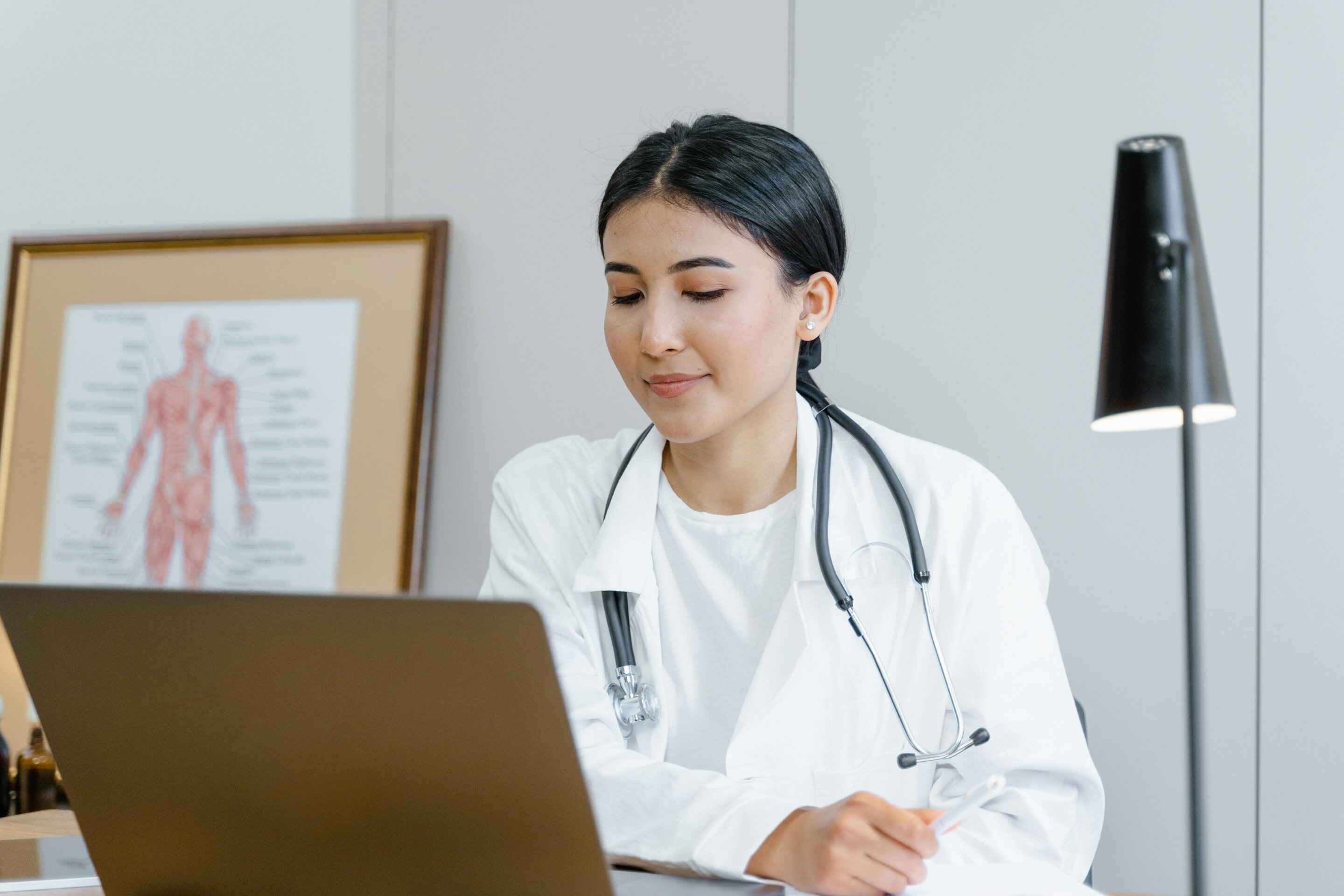 Japan's telemedicine use increased from 2020 to 2024 as age gap widened
