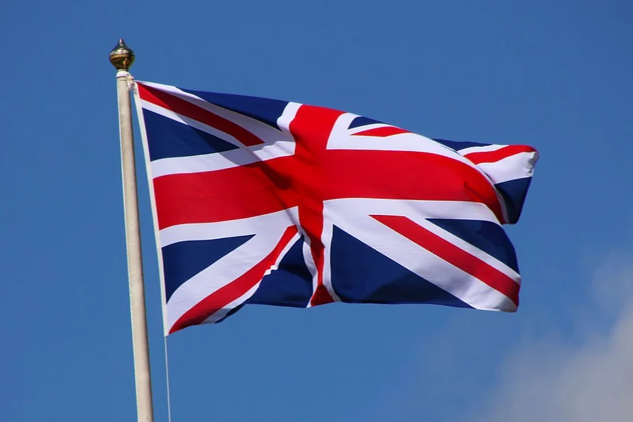 UK adopts EU’s Euro 7 Standard, including battery lifespan rules