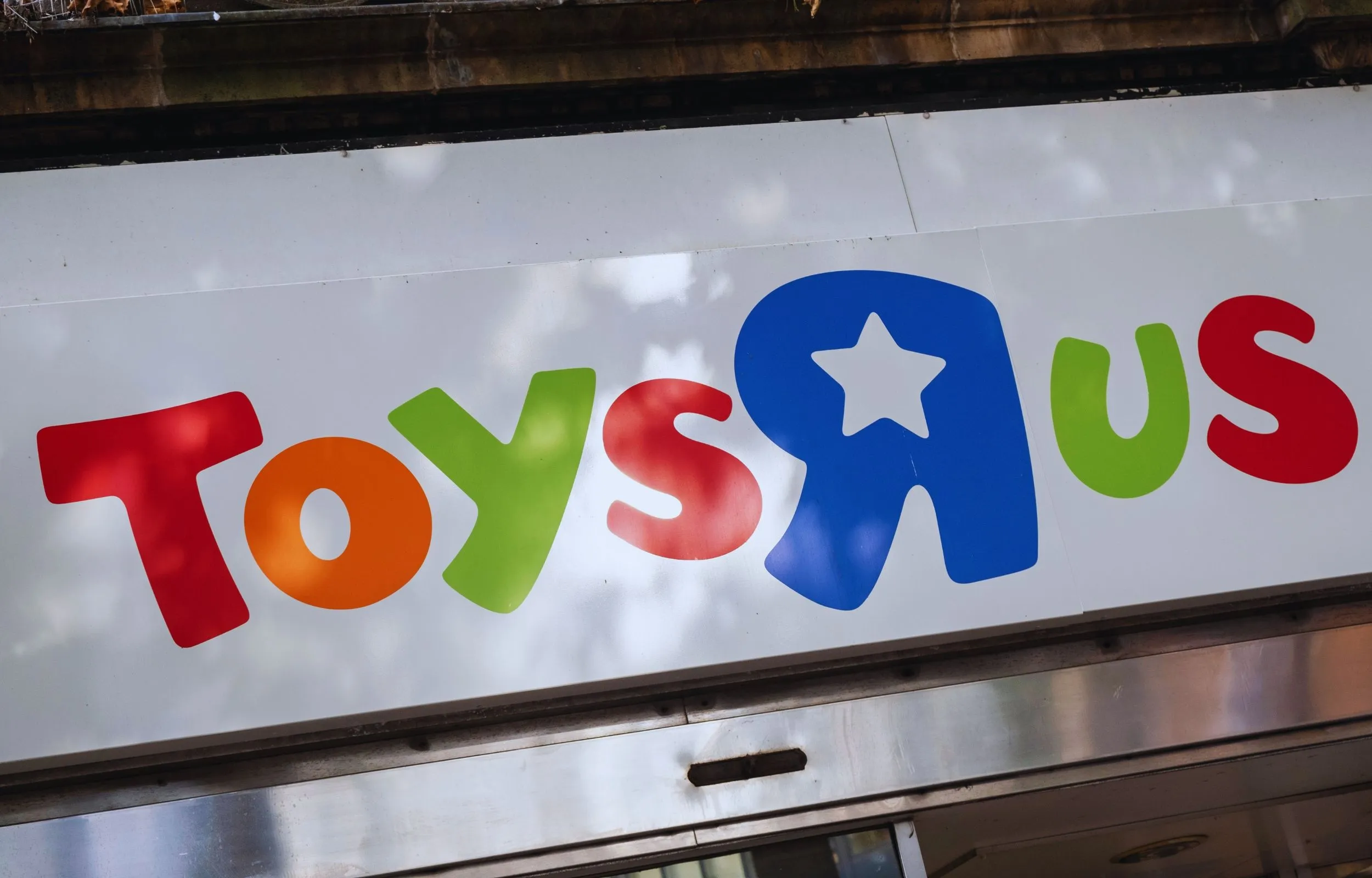 Toys ‘R’ Us Is Opening 120 Stores by Thanksgiving. Here’s Why Some Toymakers Are Nervous.