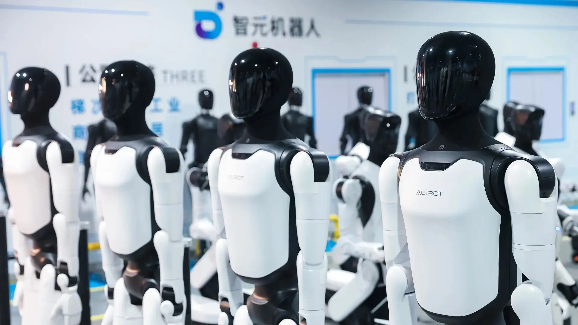 110 humanoid robots dance in perfect sync to set Guinness World Record in China