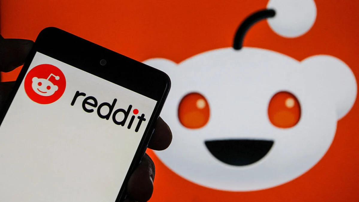 Reddit homepage introduces a TikTok-style "For You" feed