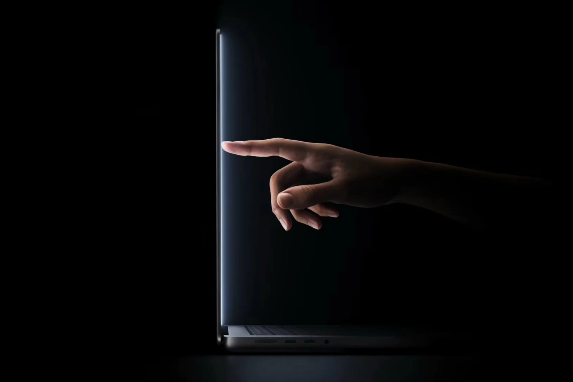 Thank God, Touchscreen macOS Isn’t Remotely Close to Windows 8