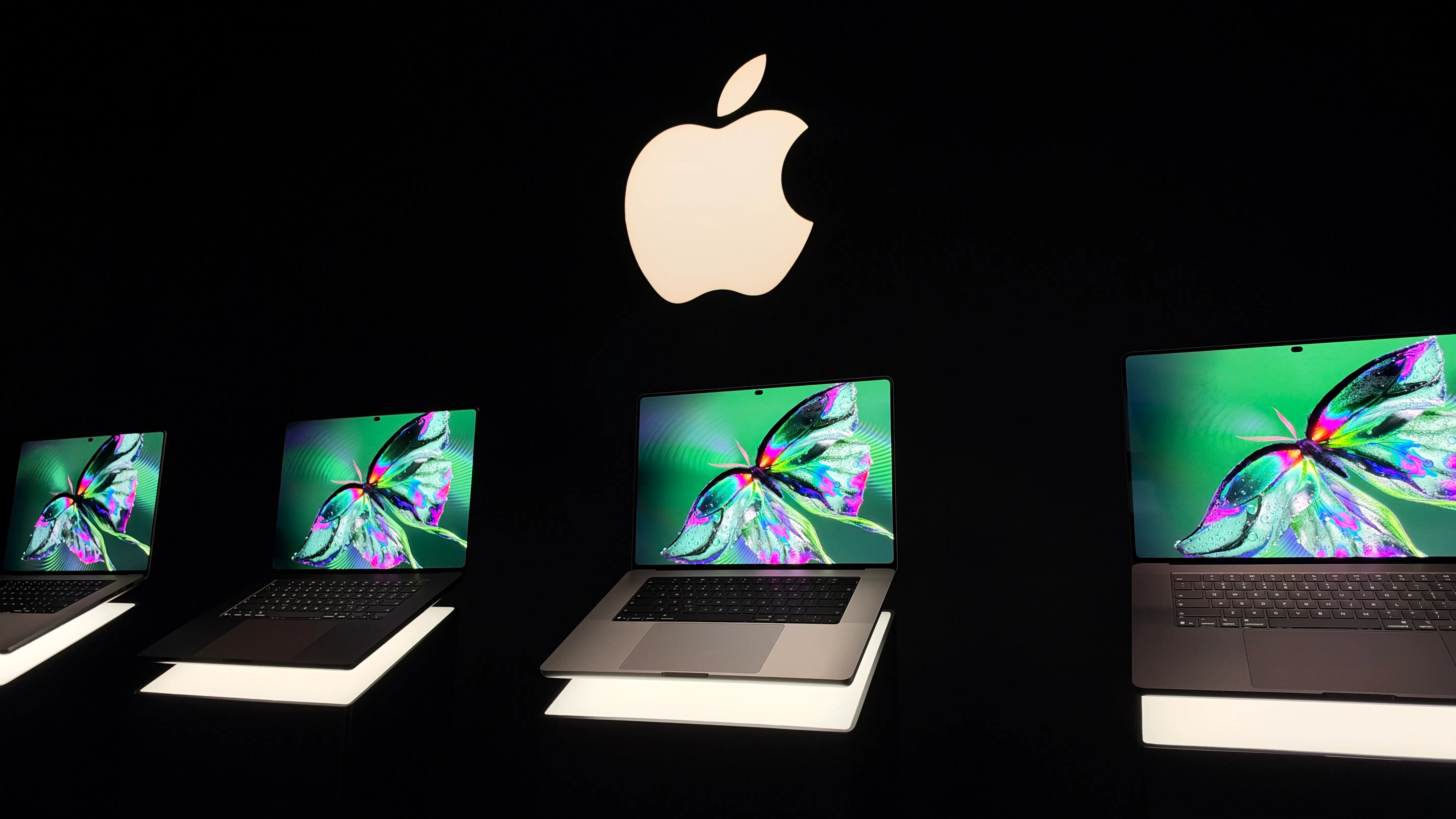 Touchscreen MacBook Pro Hands-On: Apple Finally Lets Us Swipe the Screen