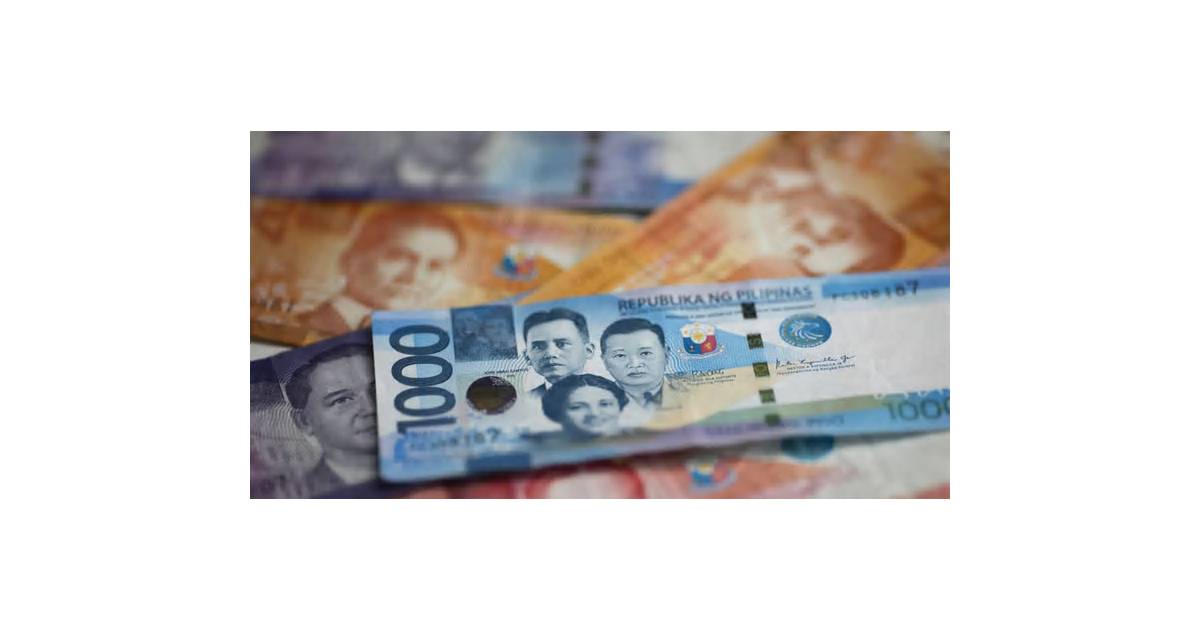 Philippines May Use More Tools to Stem Peso Slide, Analysts Say