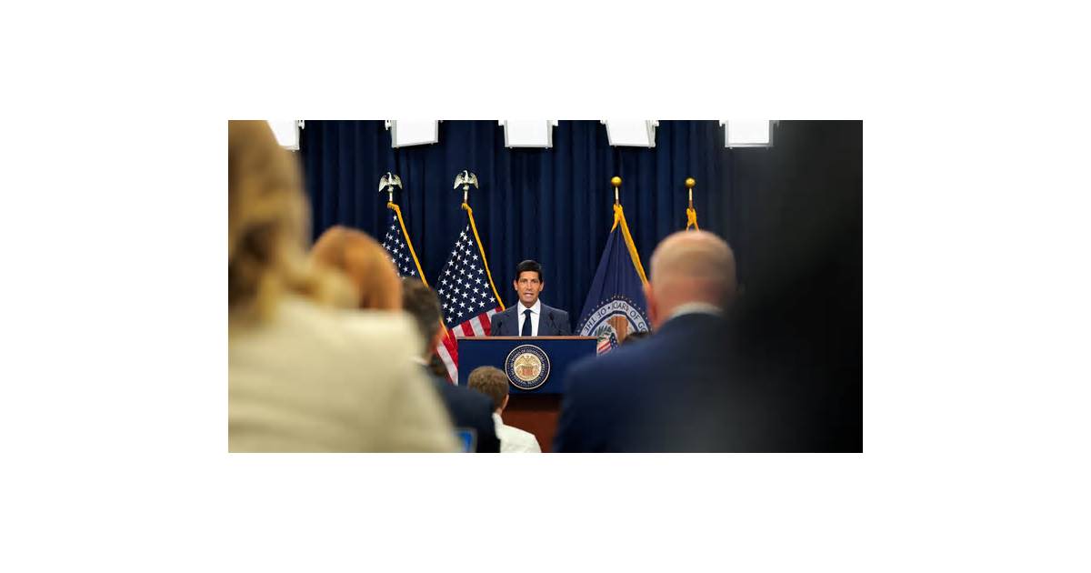 Fed highlights economic strength but muddies outlook for Treasuries