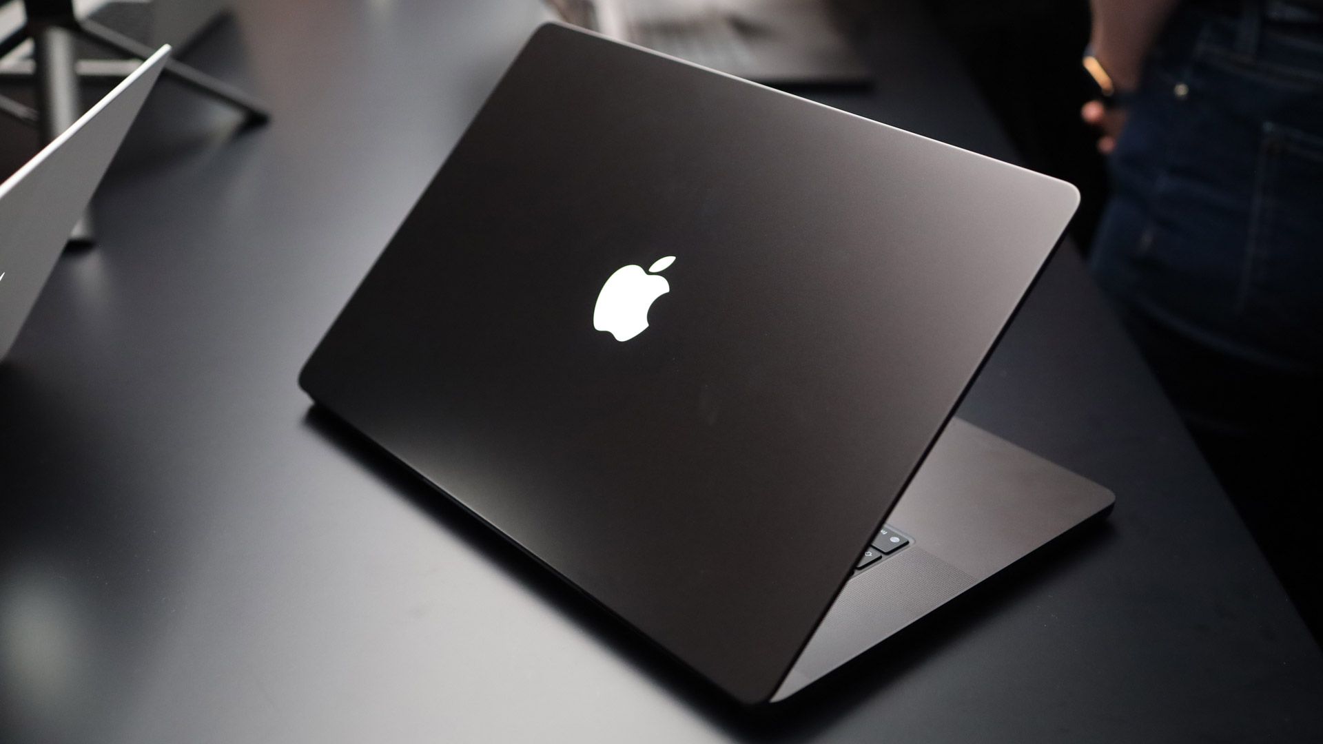 Here's the secret behind the return of the illuminated Apple logo on the back of the new touchscreen MacBook Pro
