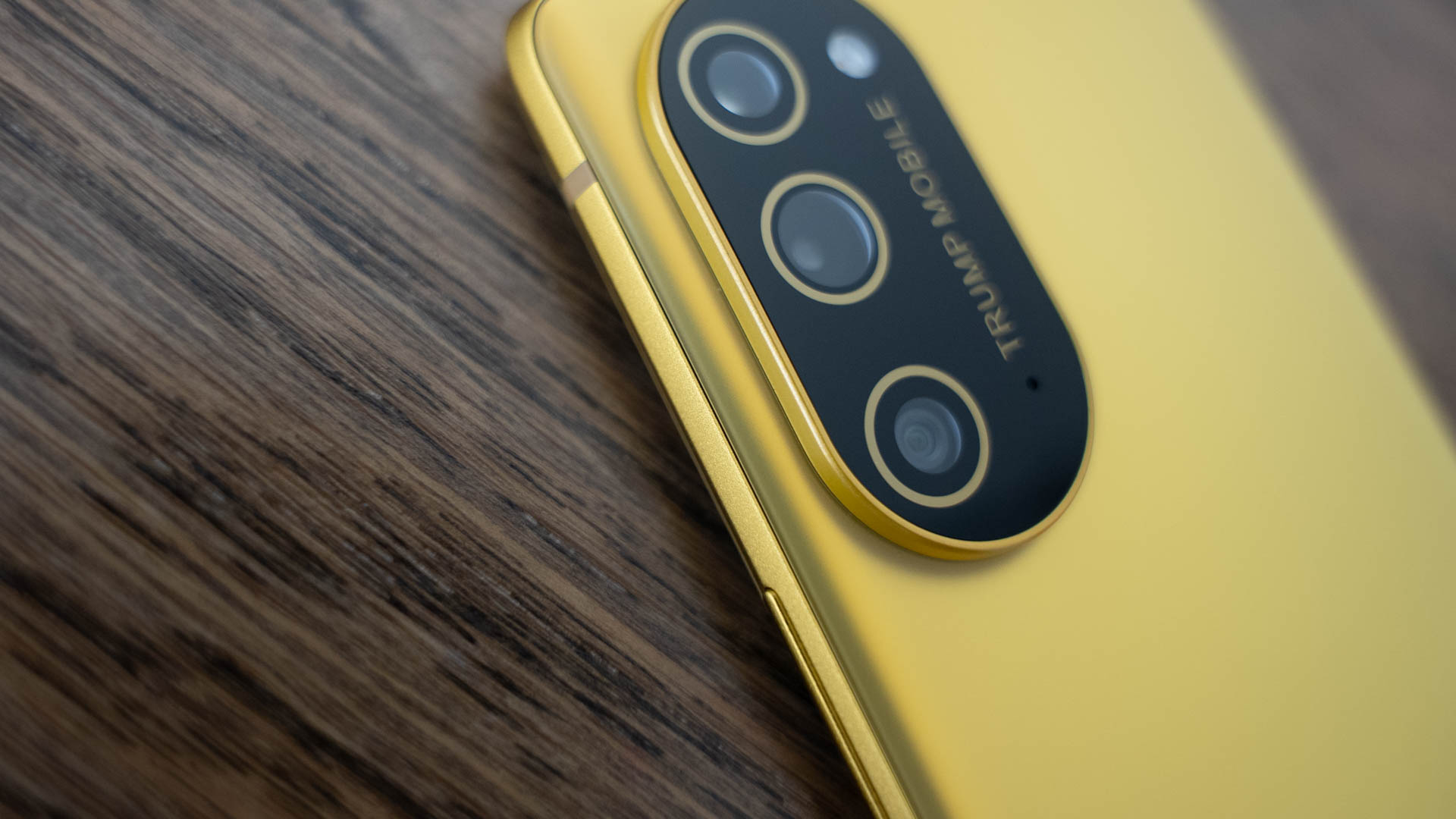 Trump Phone passes the bend test, fails the originality test