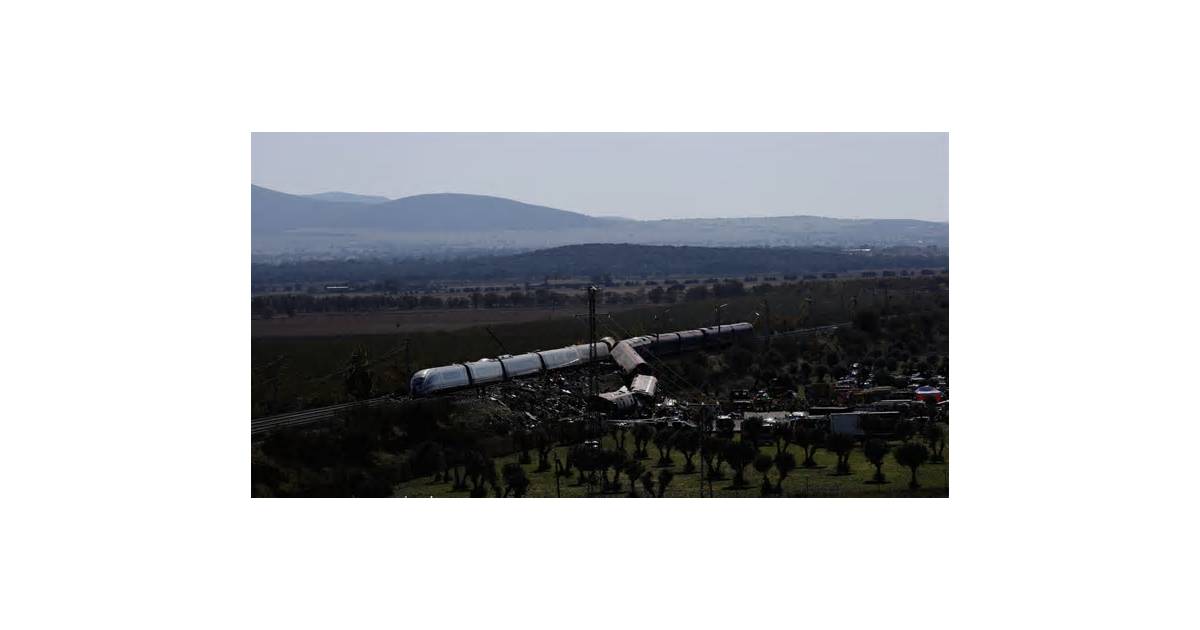 Spanish rescuers search trains in hope of finding survivors of deadly crash