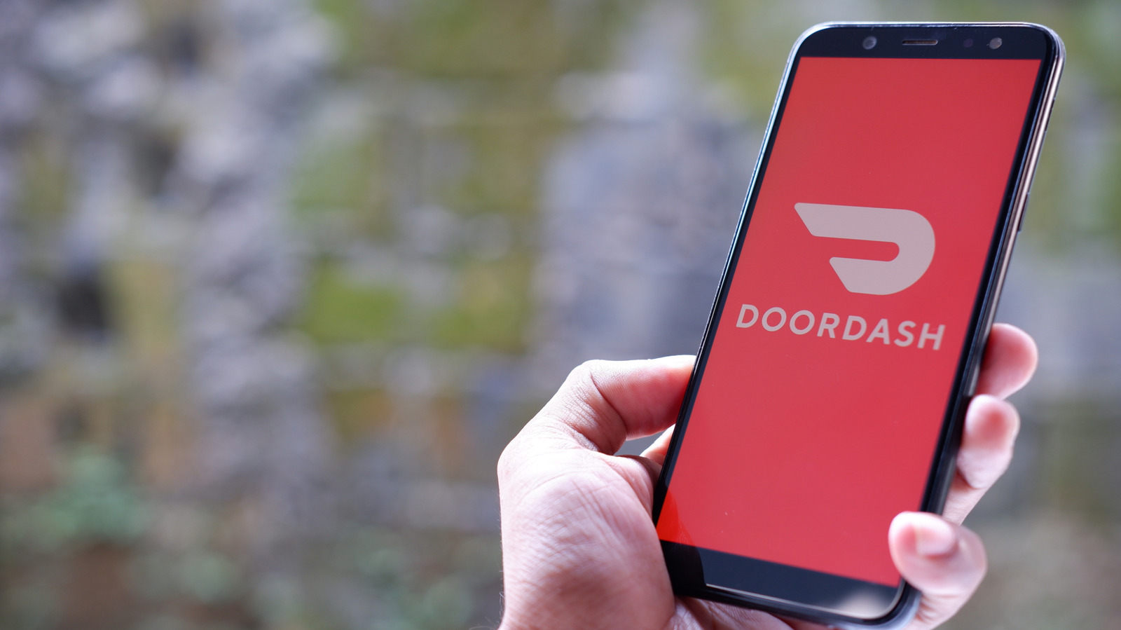 DoorDash acquires Instacart in $17 billion delivery service merger