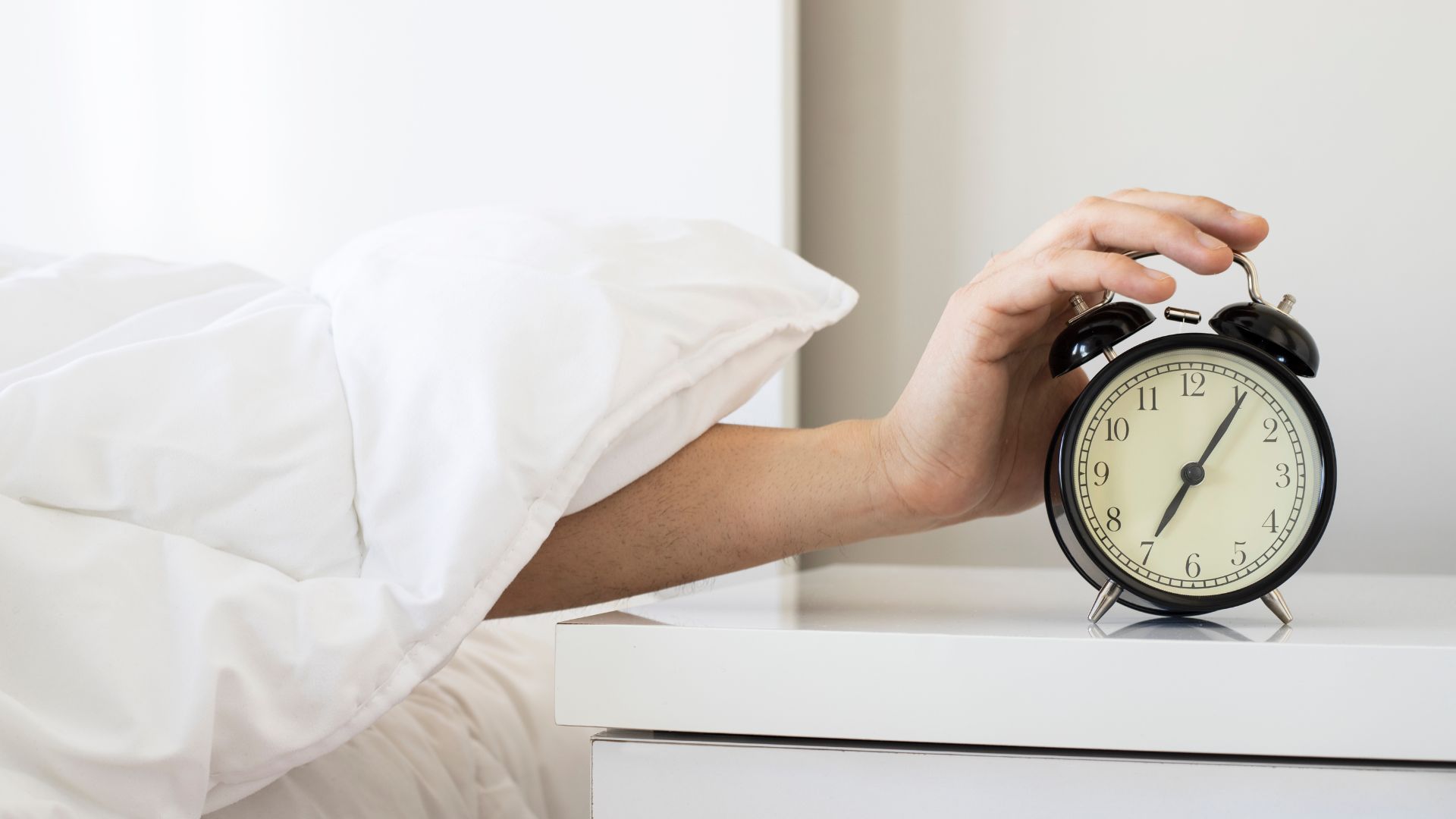 The clocks fall back this Sunday — exact times to go to bed tonight, Friday, and Saturday to avoid feeling exhausted on Monday
