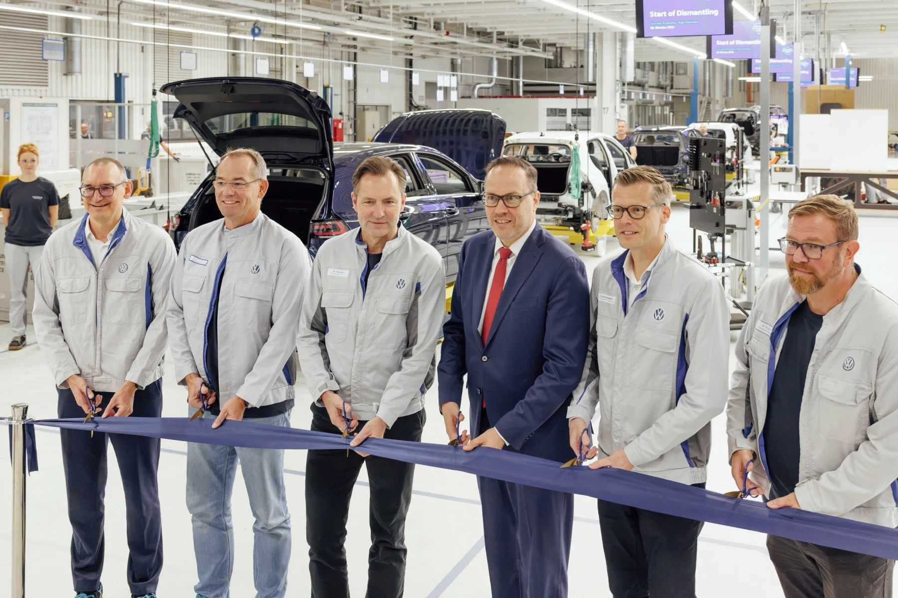 Vehicle recycling at VW: dismantling line opens in Zwickau