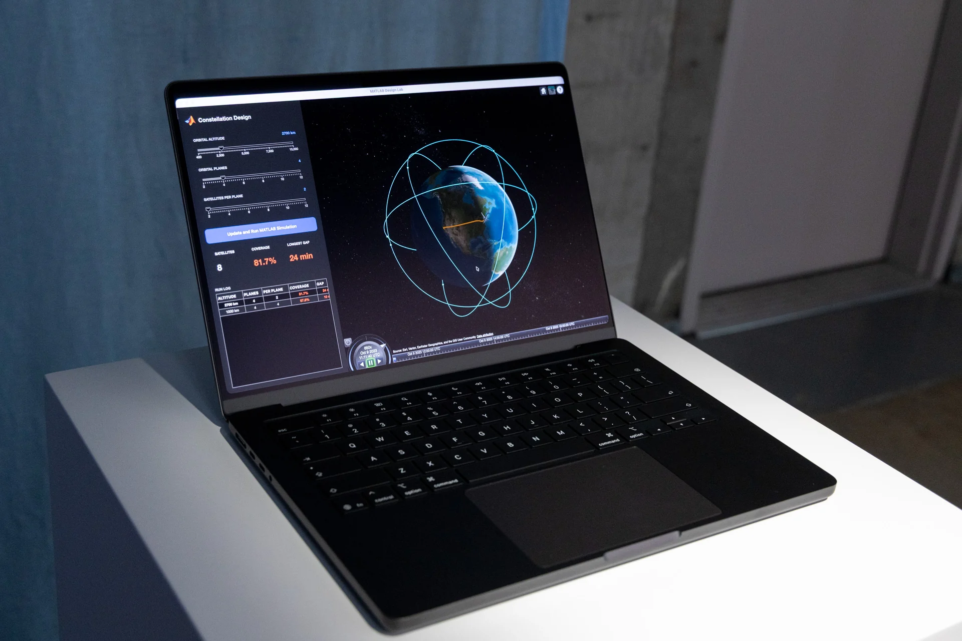 M6 MacBook Pro Hands On: Non-OLED Macs Live On, for Now