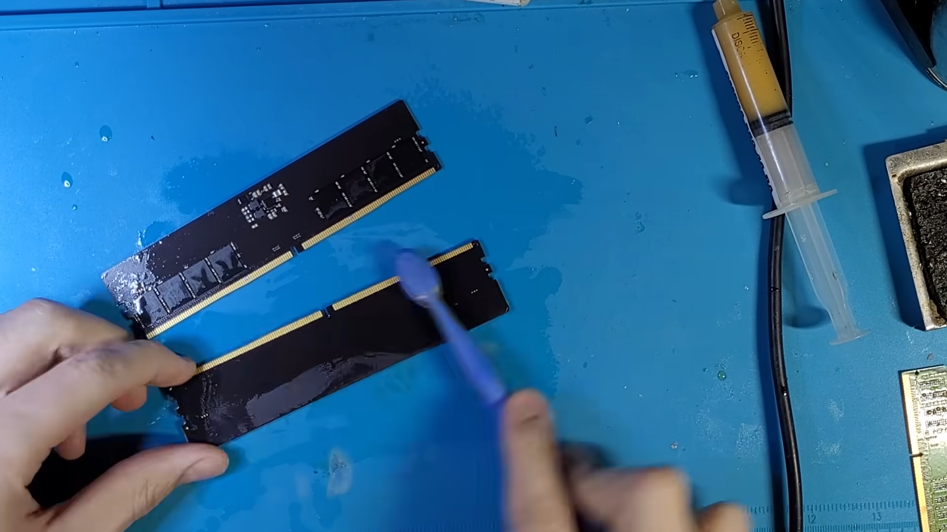 YouTuber buys and turns 32 GB of laptop DDR5 into desktop RAM for just $175