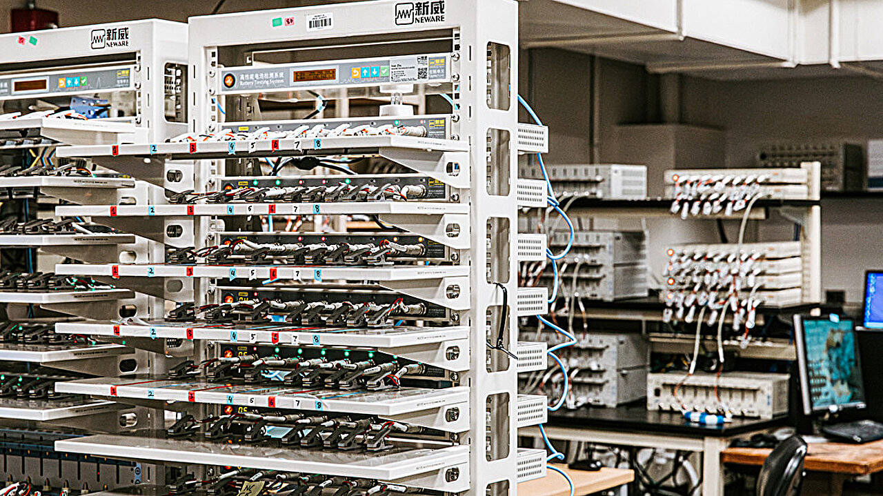 Real-time battery monitoring helps streamline crucial manufacturing step