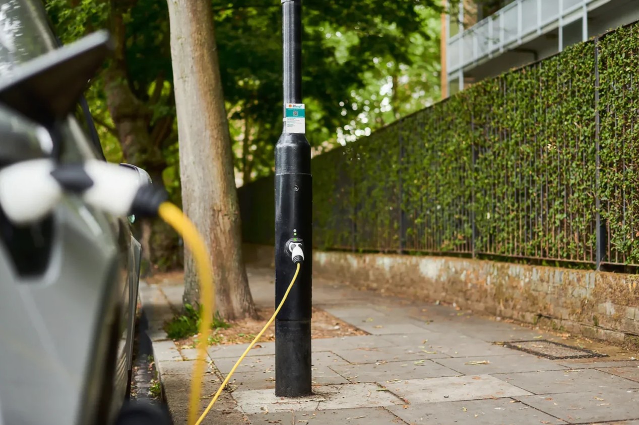 UK government pledges £100m to cut public EV charging costs