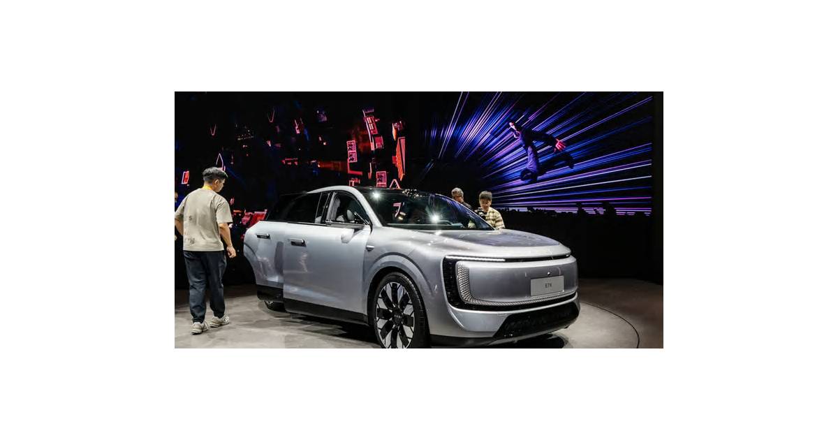 Audi Dials Back Outlook on China Slump, Competition in Europe