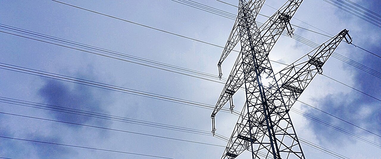 Mystery of 60-second fluctuations in power grids solved