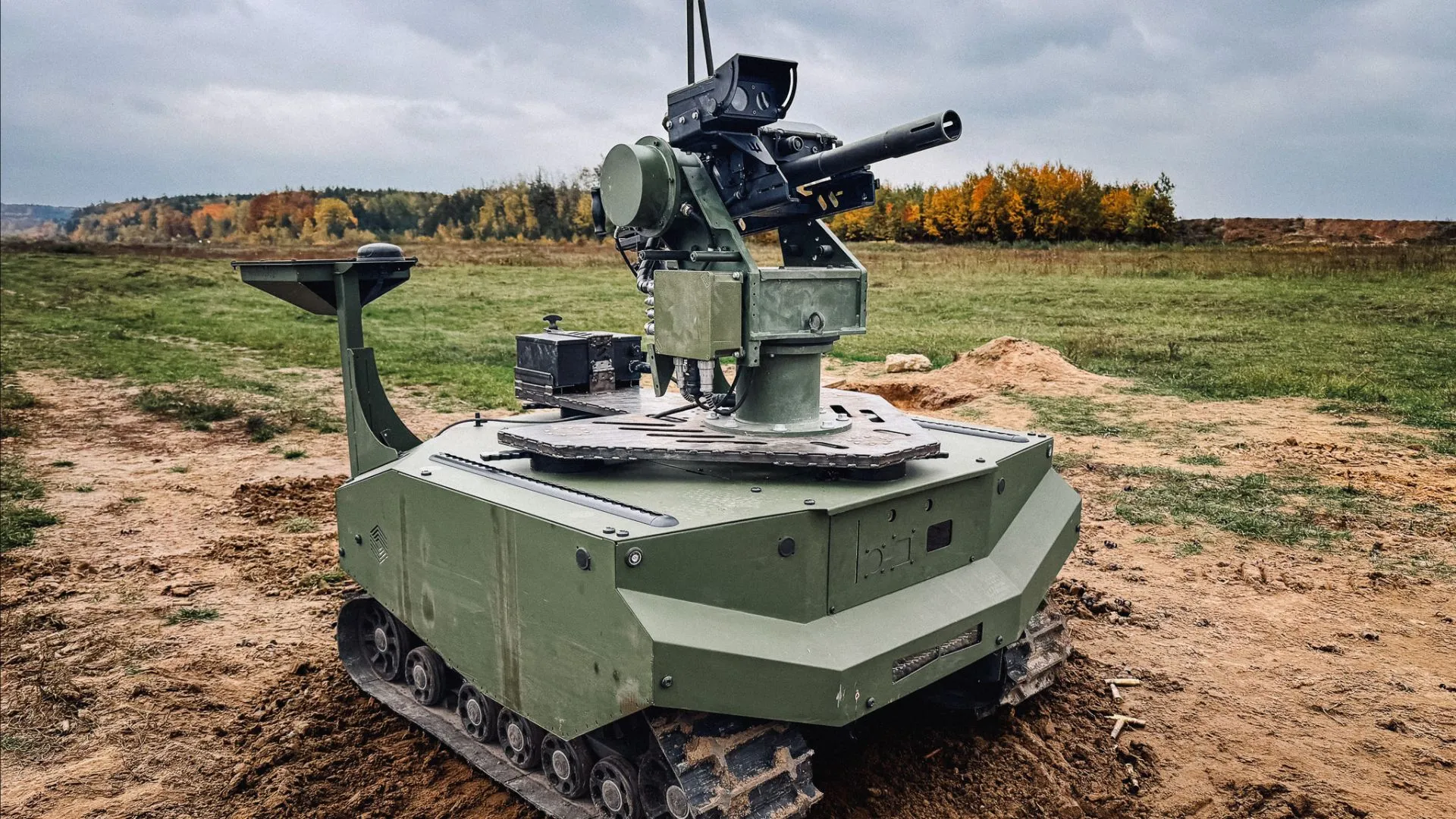 Remote-controlled combat robot tested with machine gun and grenade launcher