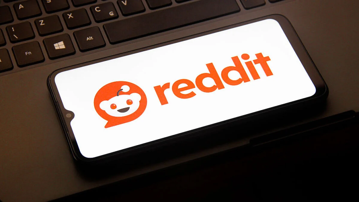 Reddit to force mandatory login as Google traffic drops